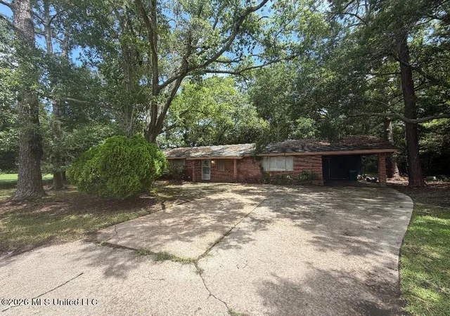 Homes for sale in Moss Point, MS | 5825 Gregory St, Moss Point, MS 39563 | MLS# 4153470