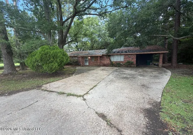 Homes for sale in Moss Point, MS | 5825 Gregory St, Moss Point, MS 39563 | MLS# 4153470