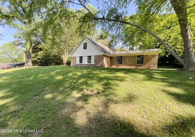 Homes for sale in Yazoo City, MS | 1709 Sherwood Cir, Yazoo City, MS 39194 | MLS# 4152811