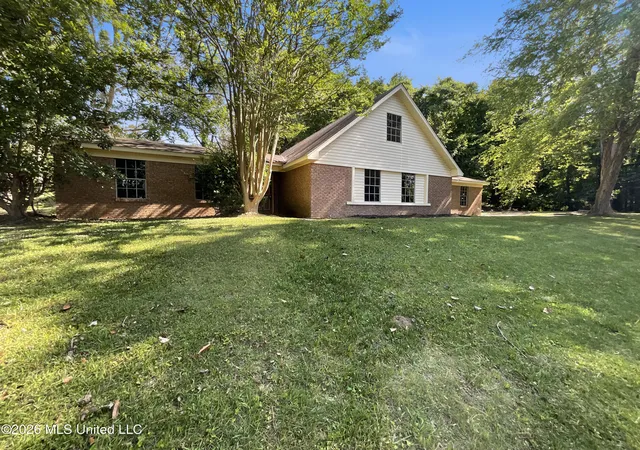 3rd image of 1709 Sherwood Cir, Yazoo City, MS 39194 | MLS# 4152811