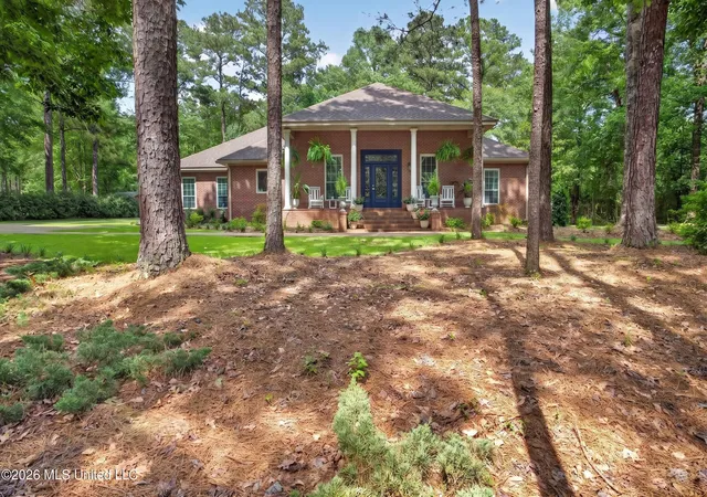 Homes for sale in Hattiesburg, MS | 228 Jervis Mims Rd, Hattiesburg, MS 39401 | MLS# 4152937
