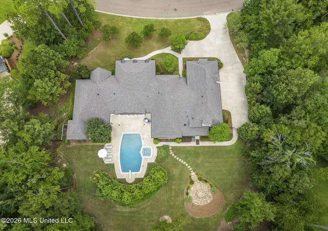 Photo 3 of Single family home for sale at 918 Montrose Dr, Ridgeland, MS 39157 | MLS# 4153323 | Listing updated on 2026-08-03