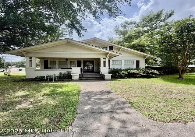 Homes for sale in Clarksdale, MS | 102 Elm Ave, Clarksdale, MS 38614 | MLS# 4152845