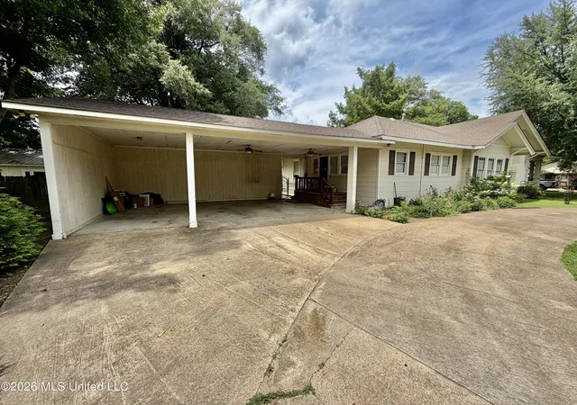 Homes for sale in Clarksdale, MS | 102 Elm Ave, Clarksdale, MS 38614 | MLS# 4152845