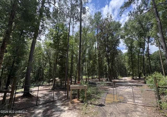 Homes for sale in Vancleave, MS | 1935 Gator Ln, Vancleave, MS 39565 | MLS# 4152859