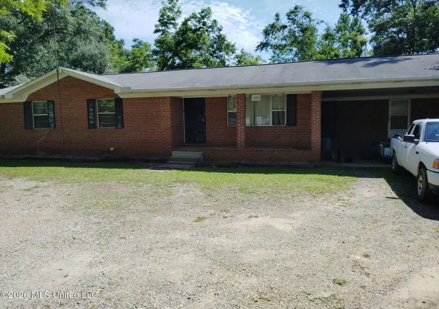 Homes for sale in Ripley, MS | 726 W Cooper St, Ripley, MS 38663 | MLS# 4152886