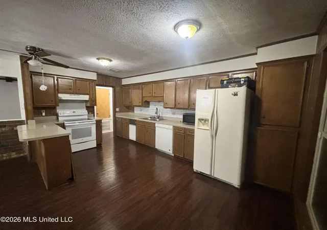Homes for sale in Clinton, MS | 1617 Edgewood Pl, Clinton, MS 39056 | MLS# 4152883