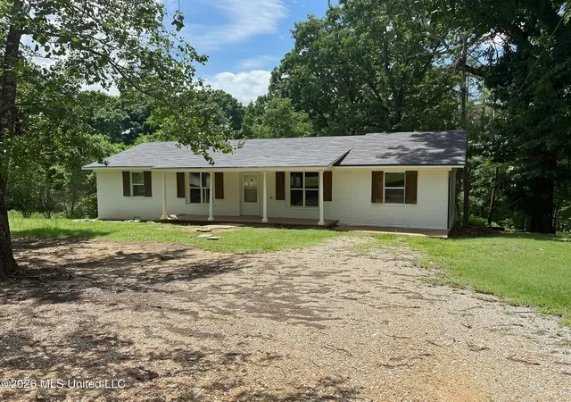 Homes for sale in Waterford, MS | 401 Potts Camp Rd, Waterford, MS 38685 | MLS# 4152964