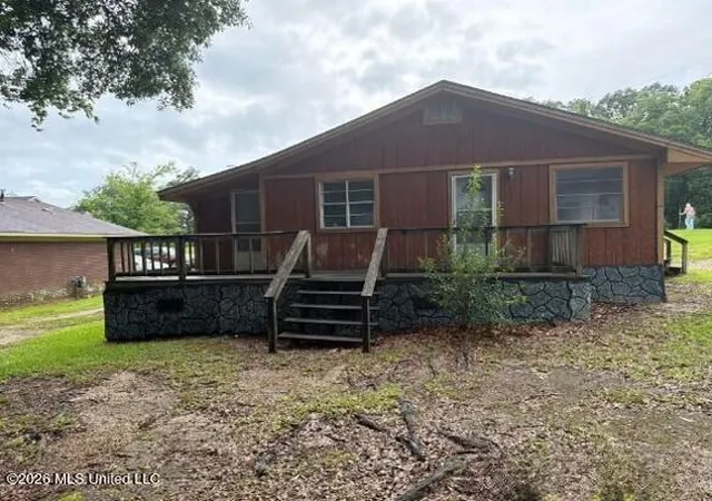 Homes for sale in Mendenhall, MS | 221 N West St, Mendenhall, MS 39114 | MLS# 4153035