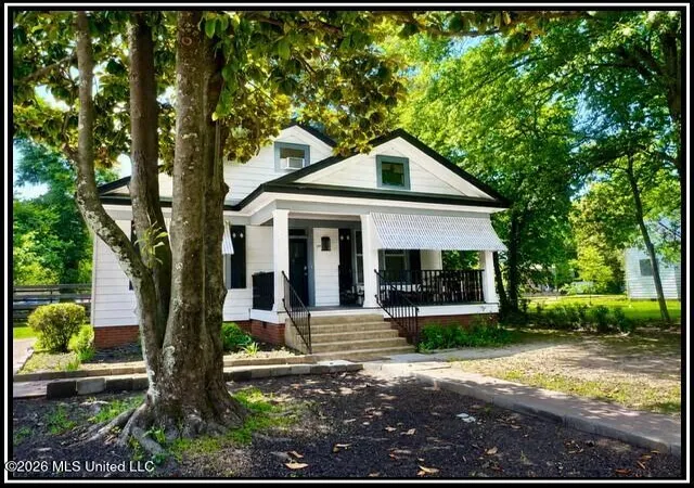 Homes for sale in Grenada, MS | 371 S College St, Grenada, MS 38901 | MLS# 4152915