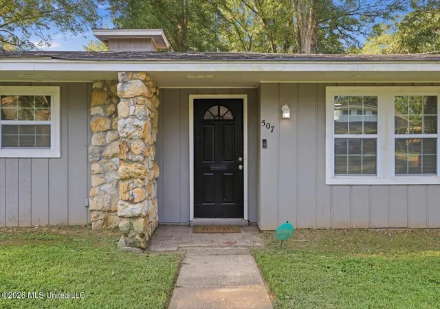 Photo 3 of Single family home for sale at 507 Heatherwood Dr, Jackson, MS 39212 | MLS# 4158140 | Listing updated on 2026-08-05