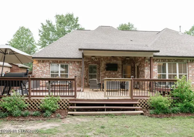 Photo 3 of Sale Pending at 109 Bear Crk Cir, Canton, MS 39046 | MLS# 4152988 | Listing updated on 2026-09-03