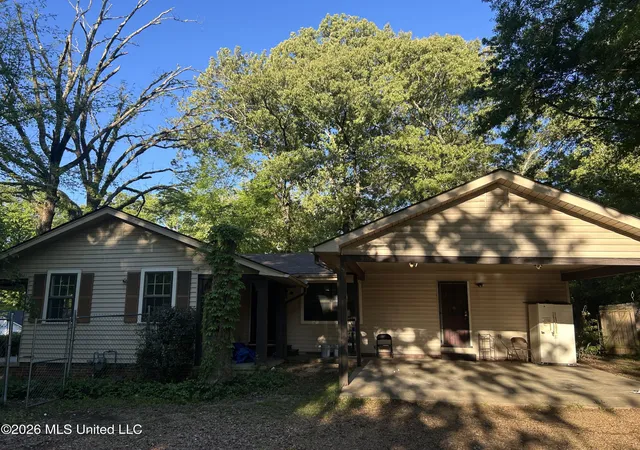 Photo 2 of Sale Pending at 622 N Naples Rd, Jackson, MS 39206 | MLS# 4152933 | Listing updated on 2026-08-06