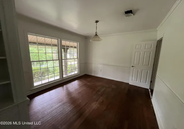 Photo 3 of Sale Pending at 622 N Naples Rd, Jackson, MS 39206 | MLS# 4152933 | Listing updated on 2026-08-06