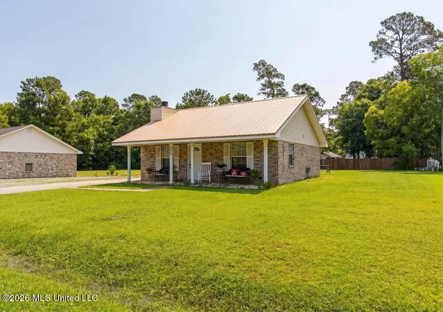 Photo 2 of Single family home for sale at 1002 Washington St, Waveland, MS 39576 | MLS# 4153424 | Listing updated on 2026-07-28