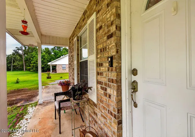 Photo 4 of Single family home for sale at 1002 Washington St, Waveland, MS 39576 | MLS# 4153424 | Listing updated on 2026-07-28