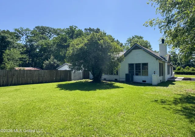 Homes for sale in Monticello, MS | 406 Brookhaven St, Monticello, MS 39654 | MLS# 4153010