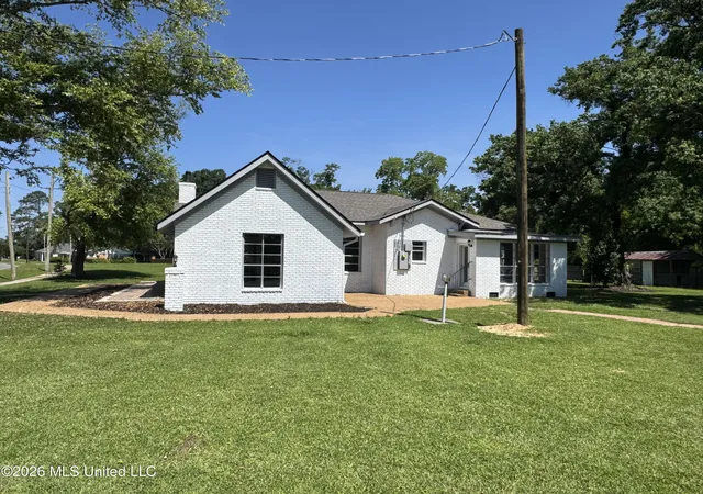 Homes for sale in Monticello, MS | 406 Brookhaven St, Monticello, MS 39654 | MLS# 4153010