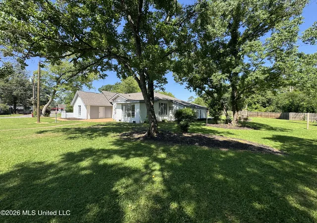 Homes for sale in Monticello, MS | 406 Brookhaven St, Monticello, MS 39654 | MLS# 4153010