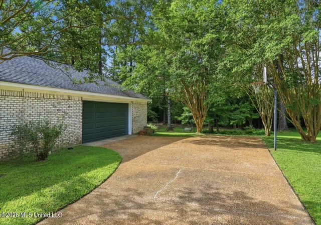 Homes for sale in Byram, MS | 120 Robinson Cvs, Byram, MS 39272 | MLS# 4153039