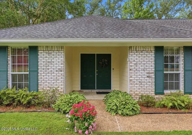 Homes for sale in Byram, MS | 120 Robinson Cvs, Byram, MS 39272 | MLS# 4153039