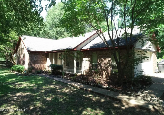 Homes for sale in Senatobia, MS | 371 Cottonwood Ln, Senatobia, MS 38668 | MLS# 4153170