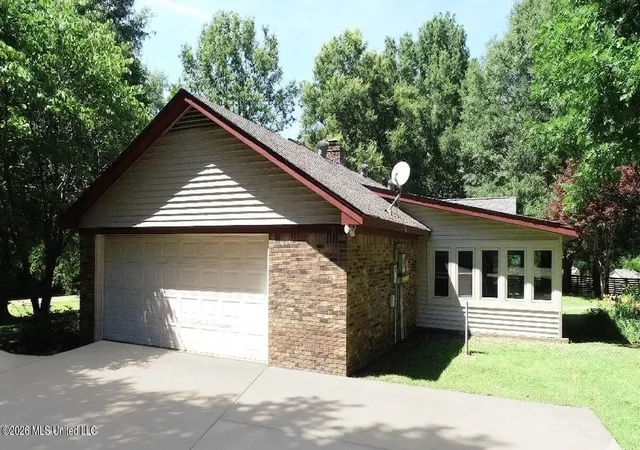 Homes for sale in Senatobia, MS | 371 Cottonwood Ln, Senatobia, MS 38668 | MLS# 4153170