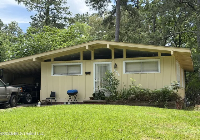 Photo 1 of Single family home for sale at 635 Witsell Rd, Jackson, MS 39206 | MLS# 4153050 | Listing updated on 2026-06-17