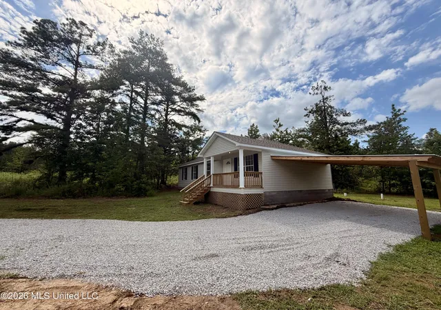 Homes for sale in Waterford, MS | 5603 S Hwy 7, Waterford, MS 38685 | MLS# 4153128