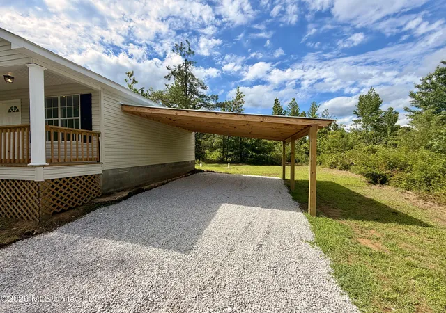 Homes for sale in Waterford, MS | 5603 S Hwy 7, Waterford, MS 38685 | MLS# 4153128