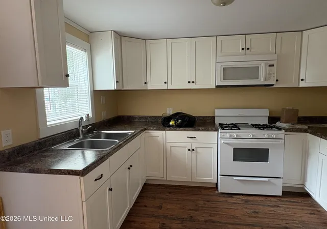 Homes for sale in Biloxi, MS | 188 Iberville Dr, Biloxi, MS 39531 | MLS# 4153057