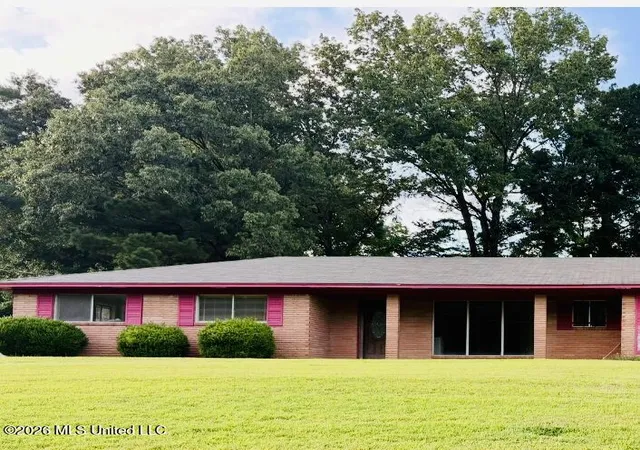 Homes for sale in Vicksburg, MS | 105 Strothers Dr, Vicksburg, MS 39180 | MLS# 4153077