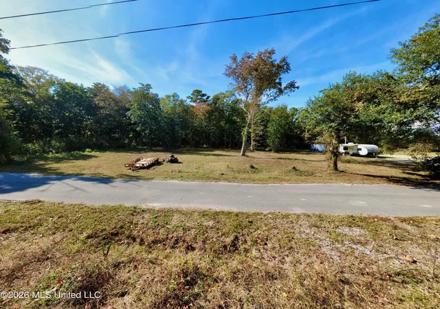 Homes for sale in Ocean Springs, MS | Loraine St, Ocean Springs, MS 39564 | MLS# 4153328