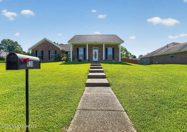Photo 1 of Single family home for sale at 638 Oak Ridge Way, Pearl, MS 39208 | MLS# 4153154 | Listing updated on 2026-09-25