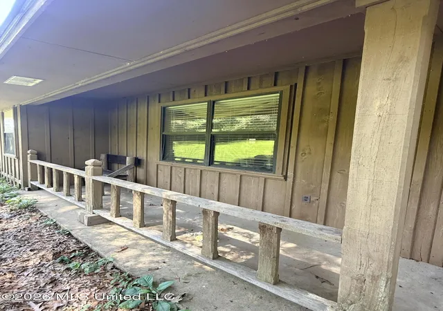 3rd image of 417 Silver Creek Dr, Vicksburg, MS 39180 | MLS# 4153122