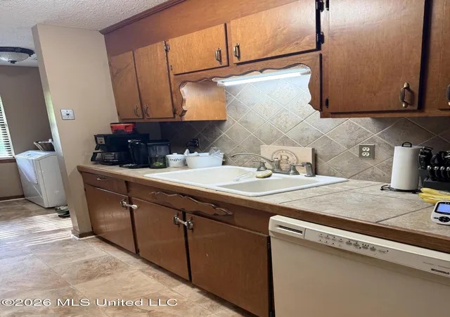 5th image of 417 Silver Creek Dr, Vicksburg, MS 39180 | MLS# 4153122