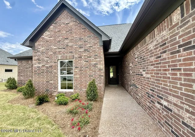 Photo 2 of Single family home for sale at 1040 Great Gln Dr, Southaven, MS 38671 | MLS# 4153113 | Listing updated on 2026-09-18