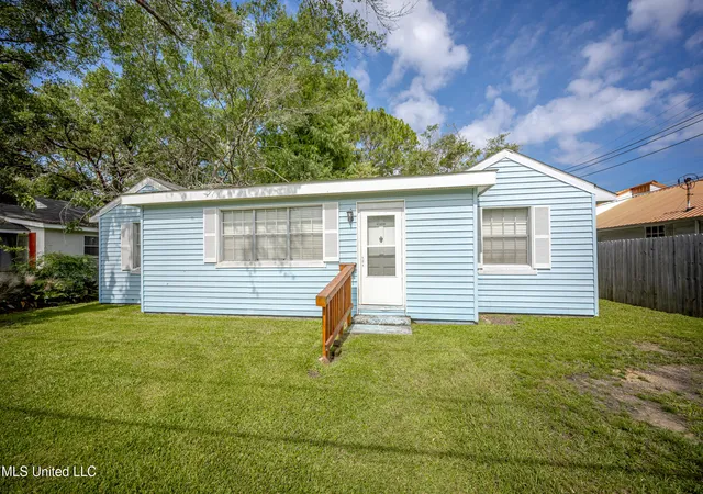 Photo 2 of Sale Pending at 1815 Cherubusco St, Pascagoula, MS 39567 | MLS# 4153572 | Listing updated on 2026-09-06