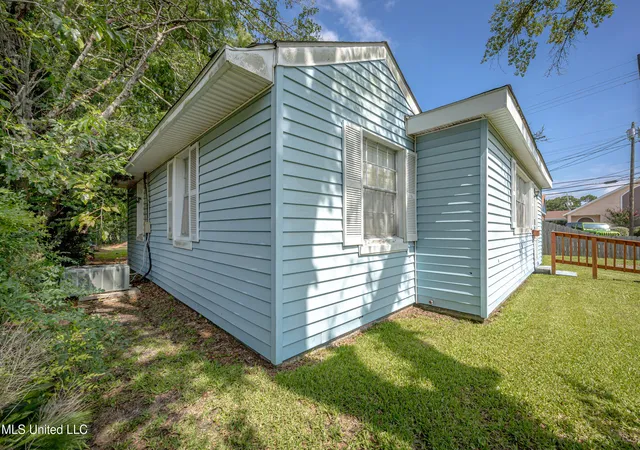Photo 4 of Sale Pending at 1815 Cherubusco St, Pascagoula, MS 39567 | MLS# 4153572 | Listing updated on 2026-09-06