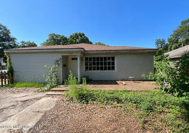 2nd image of 1010 Wanda Pl, Gulfport, MS 39501 | MLS# 4153153