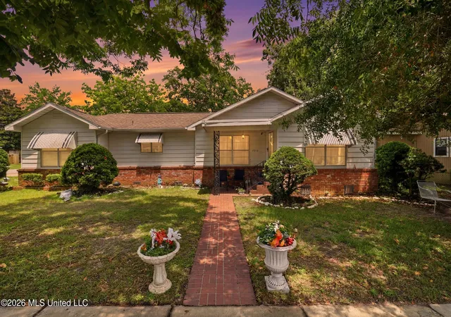 2nd image of 2016 19th Ave, Gulfport, MS 39501 | MLS# 4153389