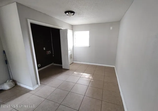 Photo 3 of Single family home for sale at 3619 Pentagon Dr, Pascagoula, MS 39581 | MLS# 4153203 | Listing updated on 2026-06-19