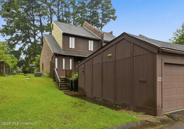 1st image of 1255 E County Line Rd, Jackson, MS 39211 | MLS# 4153291