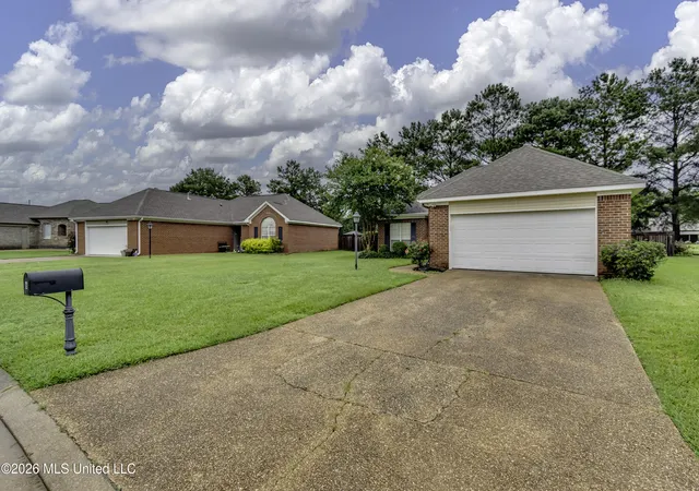 Homes for sale in Byram, MS | 6 Old Bridge Cvs, Byram, MS 39272 | MLS# 4153191