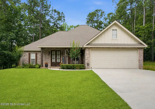 Homes for sale in Hattiesburg, MS | 65 Stonegate Dr, Hattiesburg, MS 39402 | MLS# 4153219