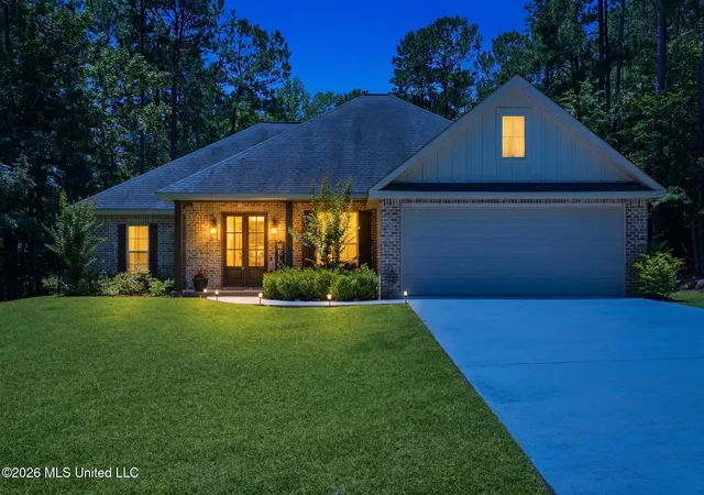 Homes for sale in Hattiesburg, MS | 65 Stonegate Dr, Hattiesburg, MS 39402 | MLS# 4153219