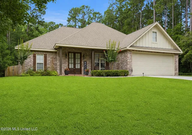 Homes for sale in Hattiesburg, MS | 65 Stonegate Dr, Hattiesburg, MS 39402 | MLS# 4153219