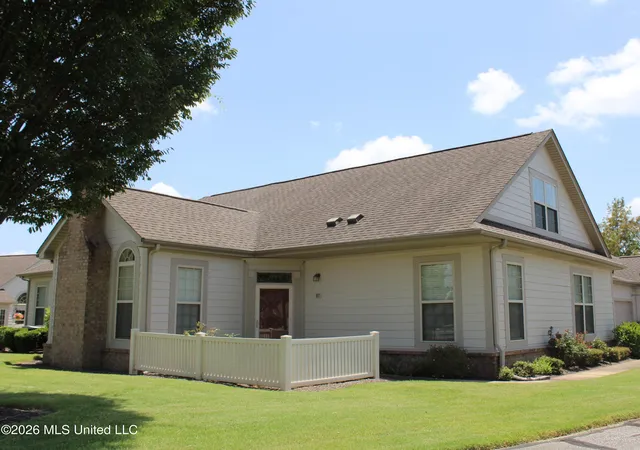 Photo 1 of Sale Pending at 8817 Parkview Oaks Cir, Olive Branch, MS 38654 | MLS# 4153330 | Listing updated on 2026-10-02