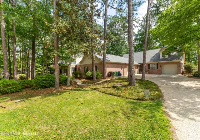 Homes for sale in Hattiesburg, MS | 87 Fairlake Dr, Hattiesburg, MS 39402 | MLS# 4153254