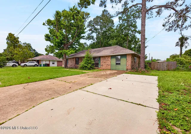 Homes for sale in Long Beach, MS | 305 Joyce Ave, Long Beach, MS 39560 | MLS# 4153263